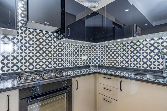 Квартира планировки 1+1 с новой мебелью по отличной цене в районе Газипаша, 45 м2 - Ракурс 2