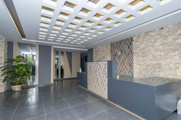 Квартира 2+1 с новой мебелью в самом центре Алании в новом доме с инфраструктурой, 100 м2 - Ракурс 8