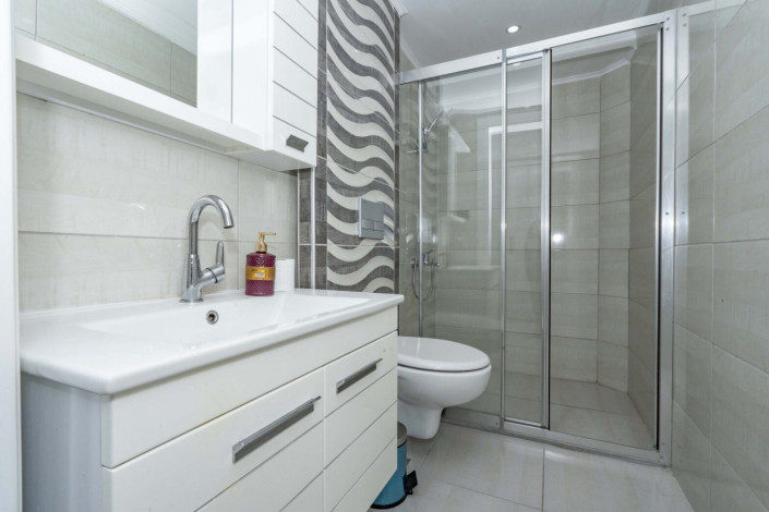 Квартира 2+1 с новой мебелью в самом центре Алании в новом доме с инфраструктурой, 100 м2 - Ракурс 25