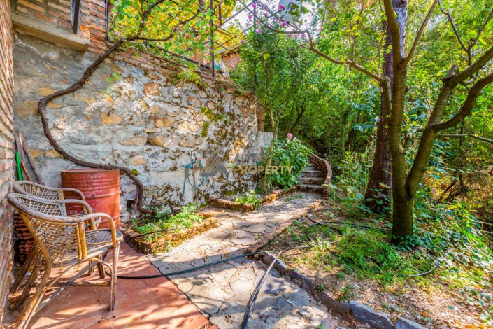 Дом с камином 3+1 с участком вдали от шума и суеты в горах Махмутлара, 260 м2 - Ракурс 9