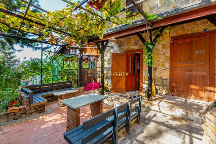 Дом с камином 3+1 с участком вдали от шума и суеты в горах Махмутлара, 260 м2 - Ракурс 12