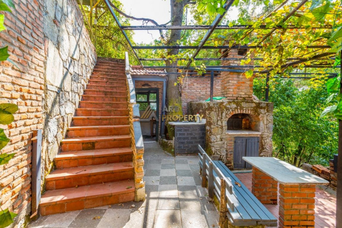 Дом с камином 3+1 с участком вдали от шума и суеты в горах Махмутлара, 260 м2 - Ракурс 13