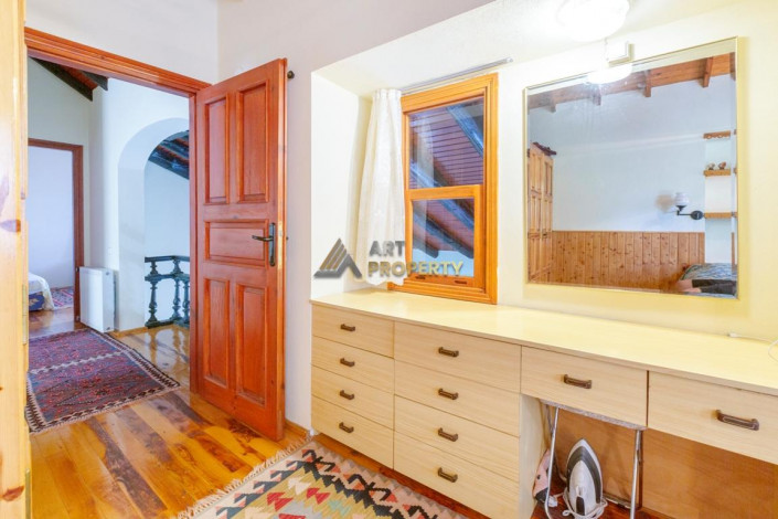 Дом с камином 3+1 с участком вдали от шума и суеты в горах Махмутлара, 260 м2 - Ракурс 24