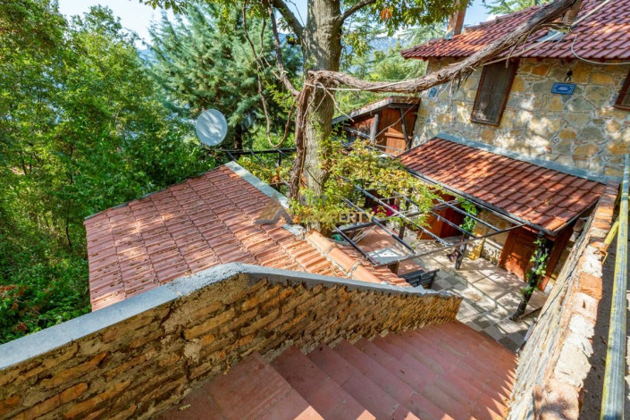 Дом с камином 3+1 с участком вдали от шума и суеты в горах Махмутлара, 260 м2 - Ракурс 45