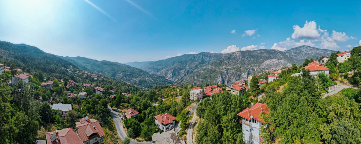 Дом с камином 3+1 с участком вдали от шума и суеты в горах Махмутлара, 260 м2 - Ракурс 57