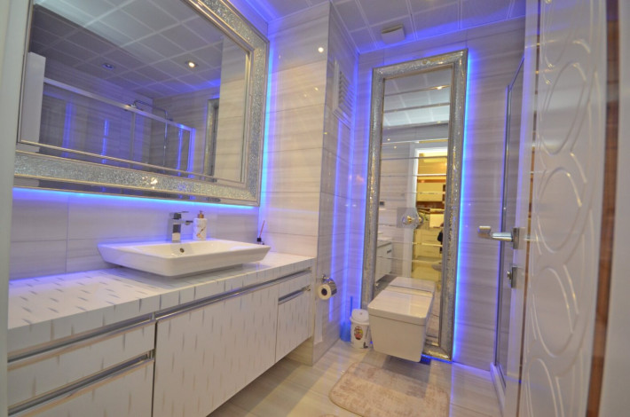 Квартира 1+1 с мебелью в комплексе на первой линии моря в Махмутларе, 66 м2 - Ракурс 4