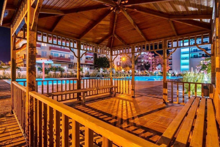 Квартира 1+1 с мебелью в комплексе на первой линии моря в Махмутларе, 66 м2 - Ракурс 26