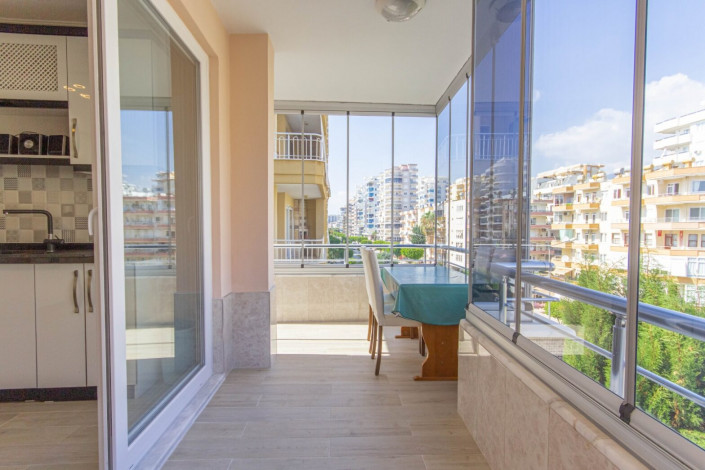 Квартира 3+1 с ремонтом в районе Махмутлар в комплексе на центральной улице, 130 м2 - Ракурс 2