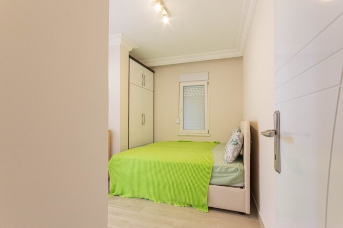 Квартира 3+1 с ремонтом в районе Махмутлар в комплексе на центральной улице, 130 м2 - Ракурс 14