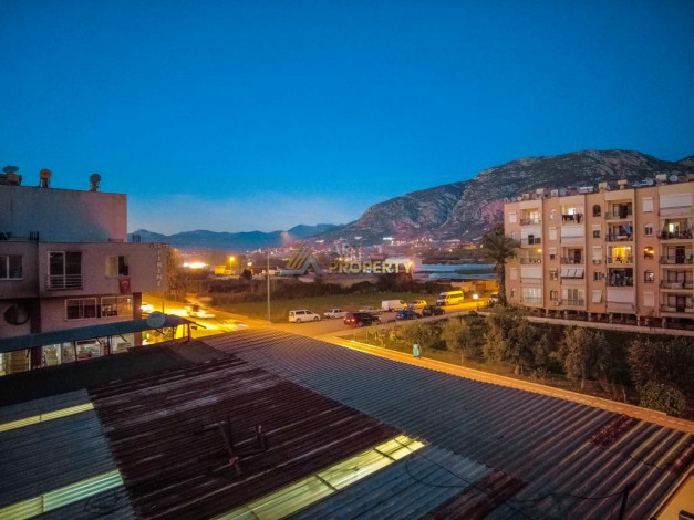 Срочная продажа квартиры 1+1 с мебелью в центре Махмутлара, 55 м2 - Ракурс 14