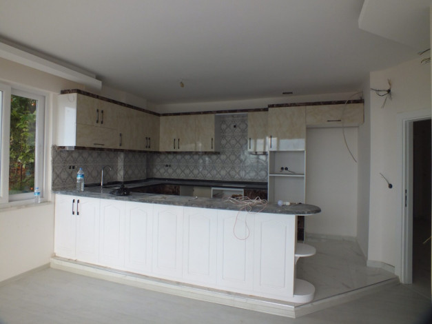 Квартира 2+1 в центральной части Алании с собственным садом и видом на море, 100 м2 - Ракурс 15