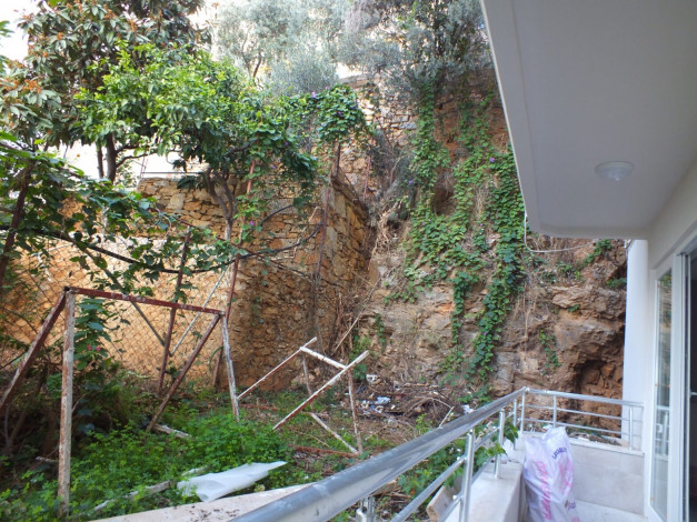 Квартира 2+1 в центральной части Алании с собственным садом и видом на море, 100 м2 - Ракурс 25