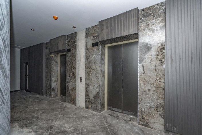 Просторная трехкомнатная квартира в шикарном комплексе в районе Каргыджак, 140 м2 - Ракурс 9