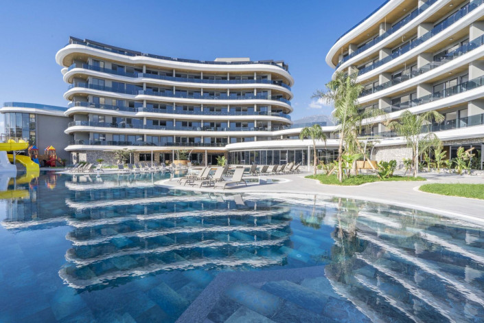 Просторная трехкомнатная квартира в шикарном комплексе в районе Каргыджак, 140 м2 - Ракурс 12