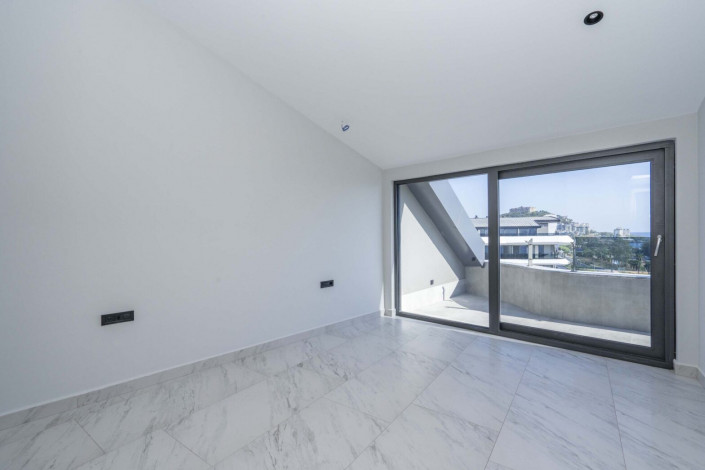 Просторная трехкомнатная квартира в шикарном комплексе в районе Каргыджак, 140 м2 - Ракурс 21