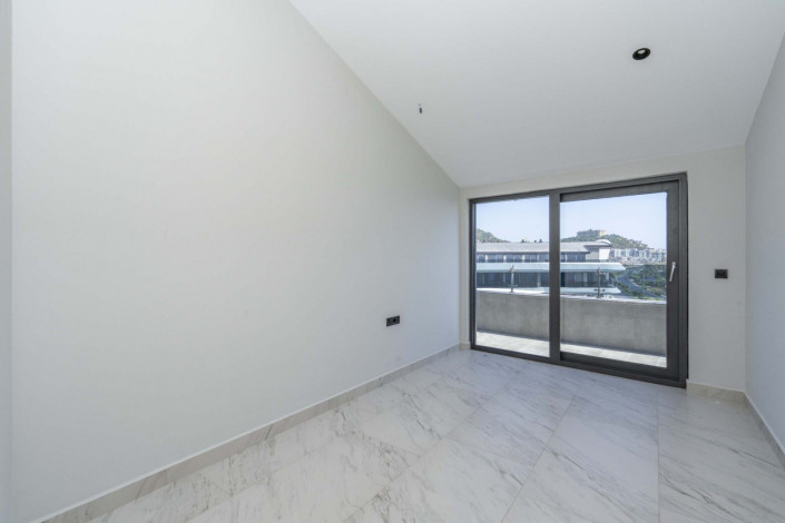 Просторная трехкомнатная квартира в шикарном комплексе в районе Каргыджак, 140 м2 - Ракурс 24