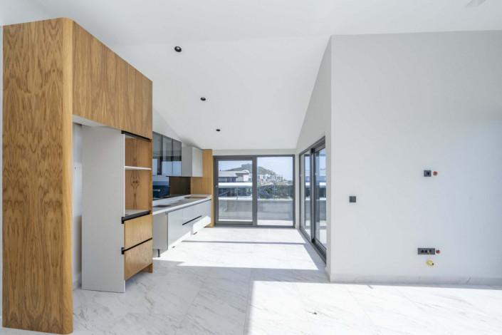 Просторная трехкомнатная квартира в шикарном комплексе в районе Каргыджак, 140 м2 - Ракурс 27