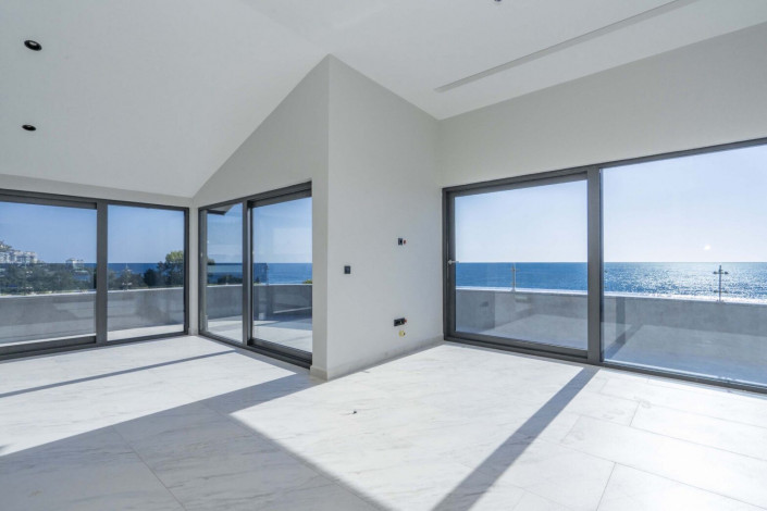 Просторная трехкомнатная квартира в шикарном комплексе в районе Каргыджак, 140 м2 - Ракурс 28