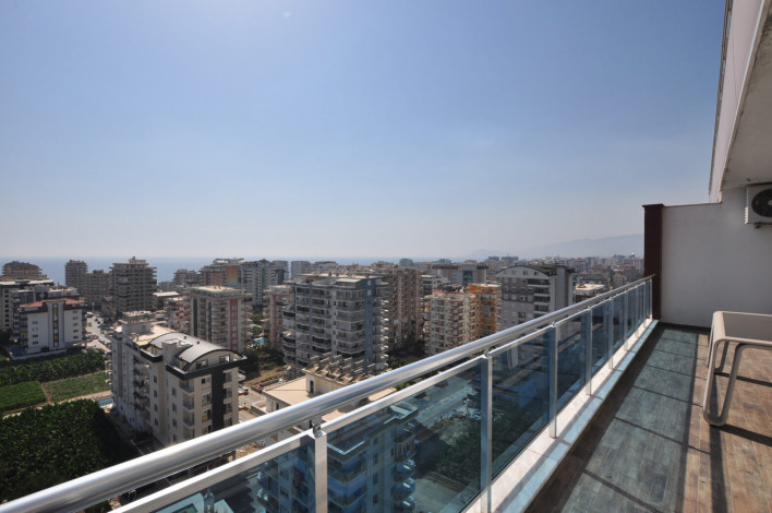 Четырехкомнатная квартира-дуплекс в одном из лучших комплексов Махмутлара, 165 м2 - Ракурс 2