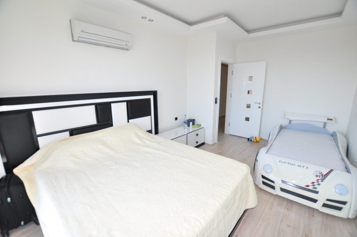 Четырехкомнатная квартира-дуплекс в одном из лучших комплексов Махмутлара, 165 м2 - Ракурс 17