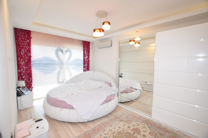 Четырехкомнатная квартира-дуплекс в одном из лучших комплексов Махмутлара, 165 м2 - Ракурс 22