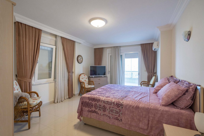 Шикарная меблированная квартира большой площади в Махмутлар, 130м - Ракурс 13