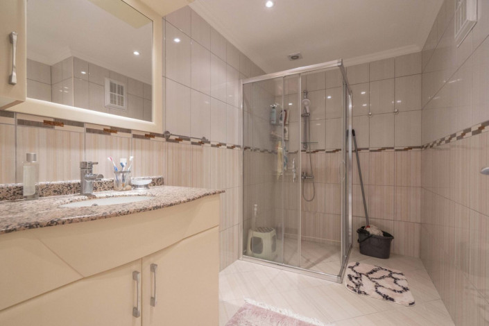 Шикарная меблированная квартира большой площади в Махмутлар, 130м - Ракурс 17