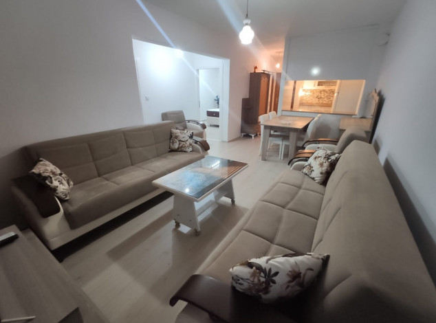 Бюджетная трехкомнатная квартира с мебелью и техникой в районе Махмутлар, 90 м2 - Ракурс 3