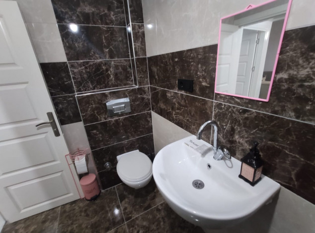 Бюджетная трехкомнатная квартира с мебелью и техникой в районе Махмутлар, 90 м2 - Ракурс 18