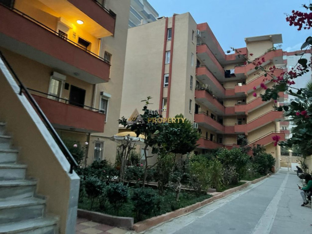 Бюджетная трехкомнатная квартира с мебелью и техникой в районе Махмутлар, 90 м2 - Ракурс 26