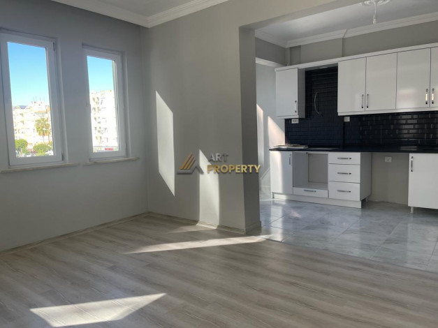 Трехкомнатная квартира со свежим ремонтом в 50 метрах от моря в Махмутлар, 120 м2 - Ракурс 8