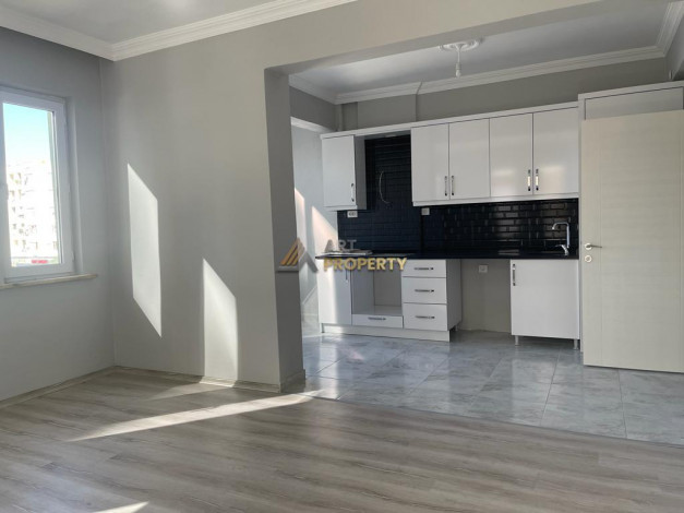 Трехкомнатная квартира со свежим ремонтом в 50 метрах от моря в Махмутлар, 120 м2 - Ракурс 9