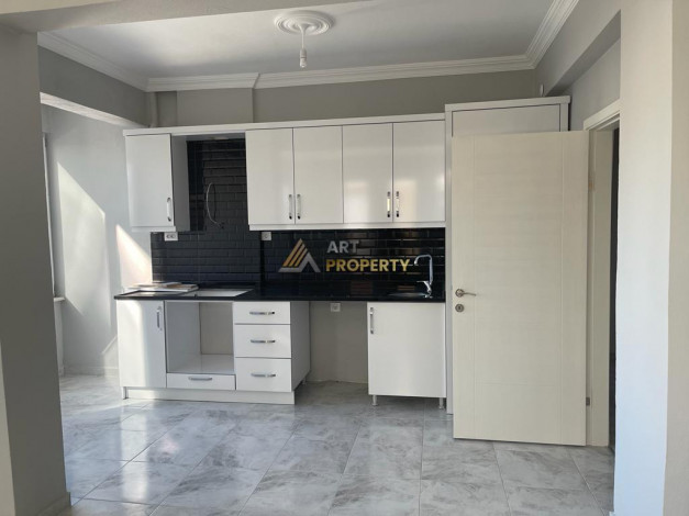 Трехкомнатная квартира со свежим ремонтом в 50 метрах от моря в Махмутлар, 120 м2 - Ракурс 10