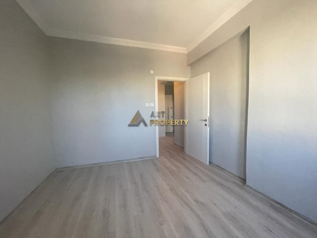 Трехкомнатная квартира со свежим ремонтом в 50 метрах от моря в Махмутлар, 120 м2 - Ракурс 11