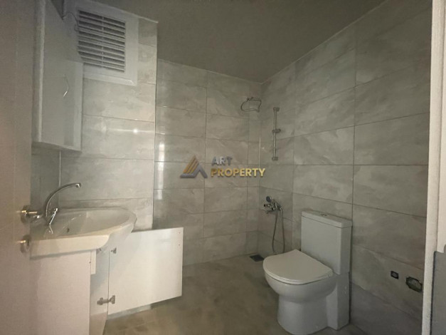 Трехкомнатная квартира со свежим ремонтом в 50 метрах от моря в Махмутлар, 120 м2 - Ракурс 13