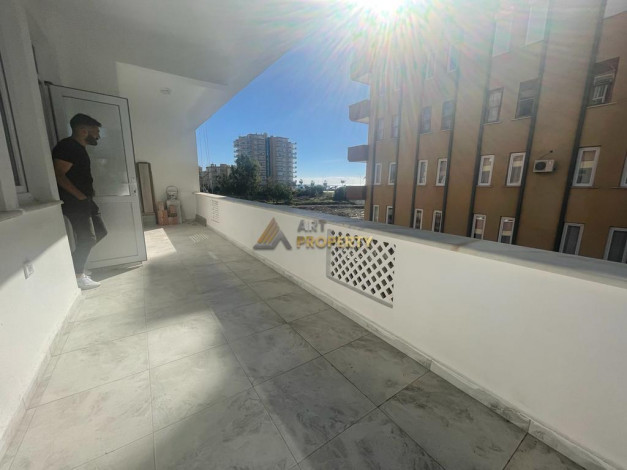 Трехкомнатная квартира со свежим ремонтом в 50 метрах от моря в Махмутлар, 120 м2 - Ракурс 15