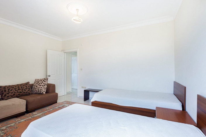 Просторная меблированная квартира 2+1 с видом на море и горы  в районе Махмутлар, 100 м2 - Ракурс 9