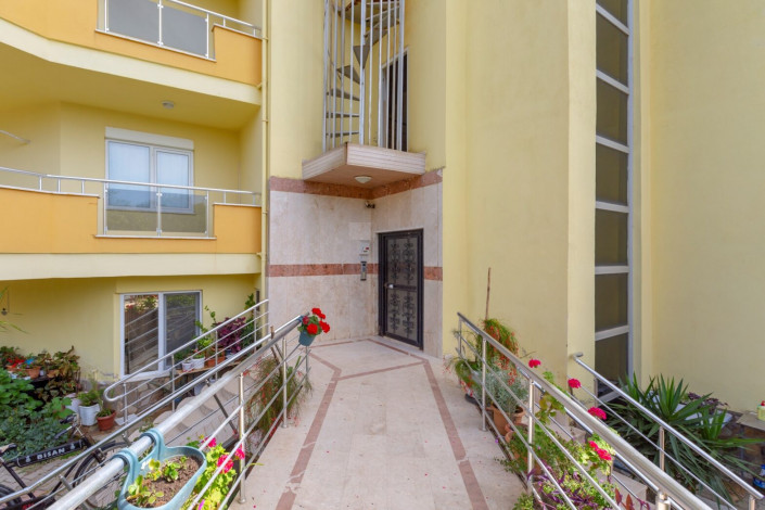 Просторная меблированная квартира 2+1 с видом на море и горы  в районе Махмутлар, 100 м2 - Ракурс 20