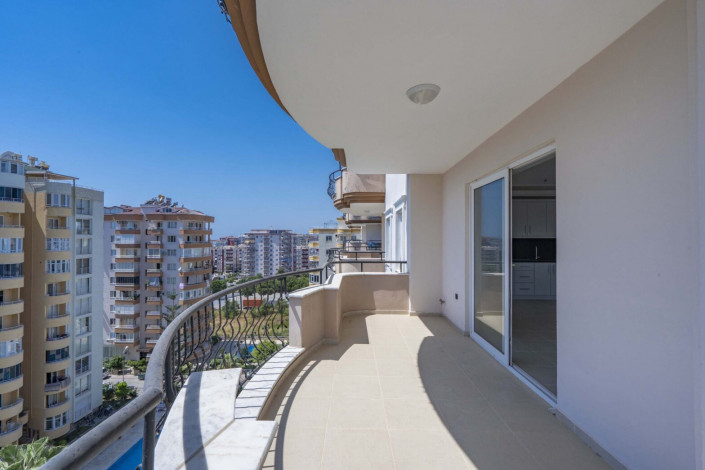 Трехкомнатная квартира на высоком этаже с видом на море в районе Махмутлар, 120 м2 - Ракурс 18