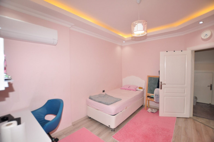 Меблированный пятикомнатный дуплекс с боковым видом на море и горы в районе Махмутлар, 280м - Ракурс 16