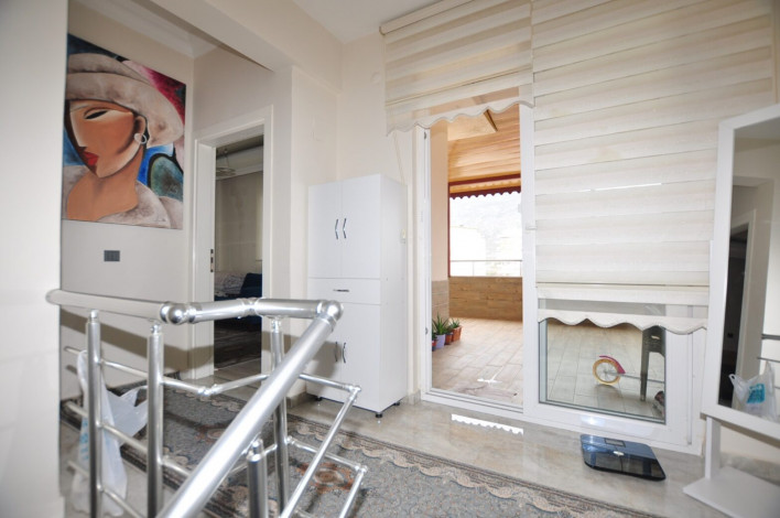 Меблированный пятикомнатный дуплекс с боковым видом на море и горы в районе Махмутлар, 280м - Ракурс 20