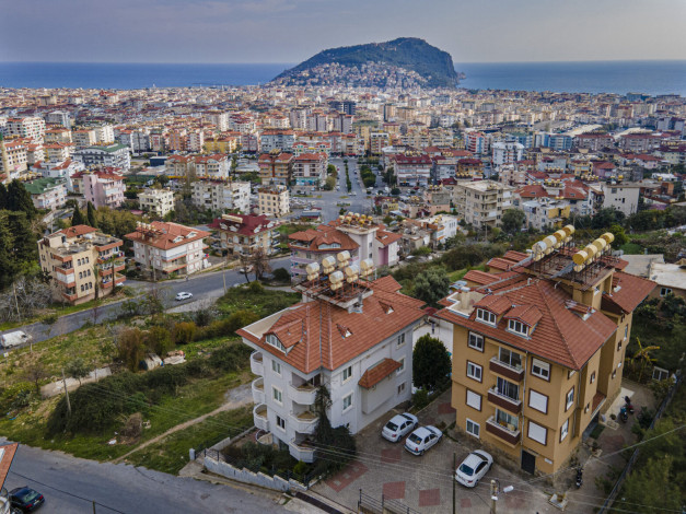 Полностью меблированная трехкомнатная квартира в центре города Аланья с видом на море, 75 м2 - Ракурс 17