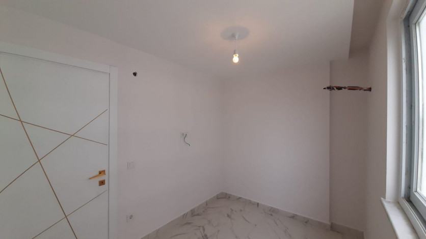 Четырехкомнатная квартира –пентхаус в районе Махмутлар, 234м - Ракурс 6