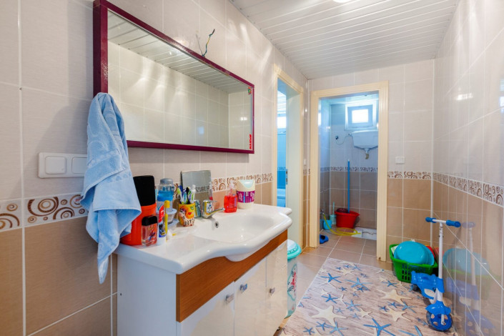 Две меблированные квартиры 2+1 с шикарным видом на Торосские горы в Обе, 125 м2 - Ракурс 34