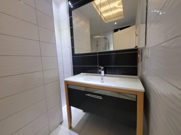 Двухкомнатная меблированная квартира в центре Алании, 80м - Ракурс 17