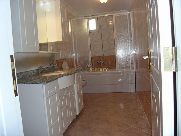 ID  1043 Просторная двухуровневая квартира 4+1 с видом на море в районе Кестель, 245 м2 - Ракурс 26