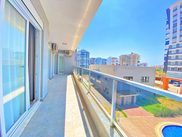 Меблированная четырехкомнатная квартира в районе Махмутлар, 150м - Ракурс 6