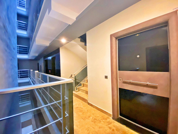 Меблированная четырехкомнатная квартира в районе Махмутлар, 150м - Ракурс 26