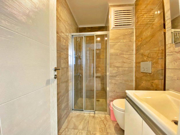 Меблированная четырехкомнатная квартира в районе Махмутлар, 150м - Ракурс 27