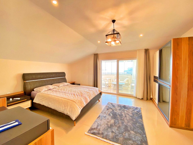 Меблированный дуплекс 5+1 с дизайнерским ремонтом в 100м от Средиземного моря в районе Кестель, 250м - Ракурс 13